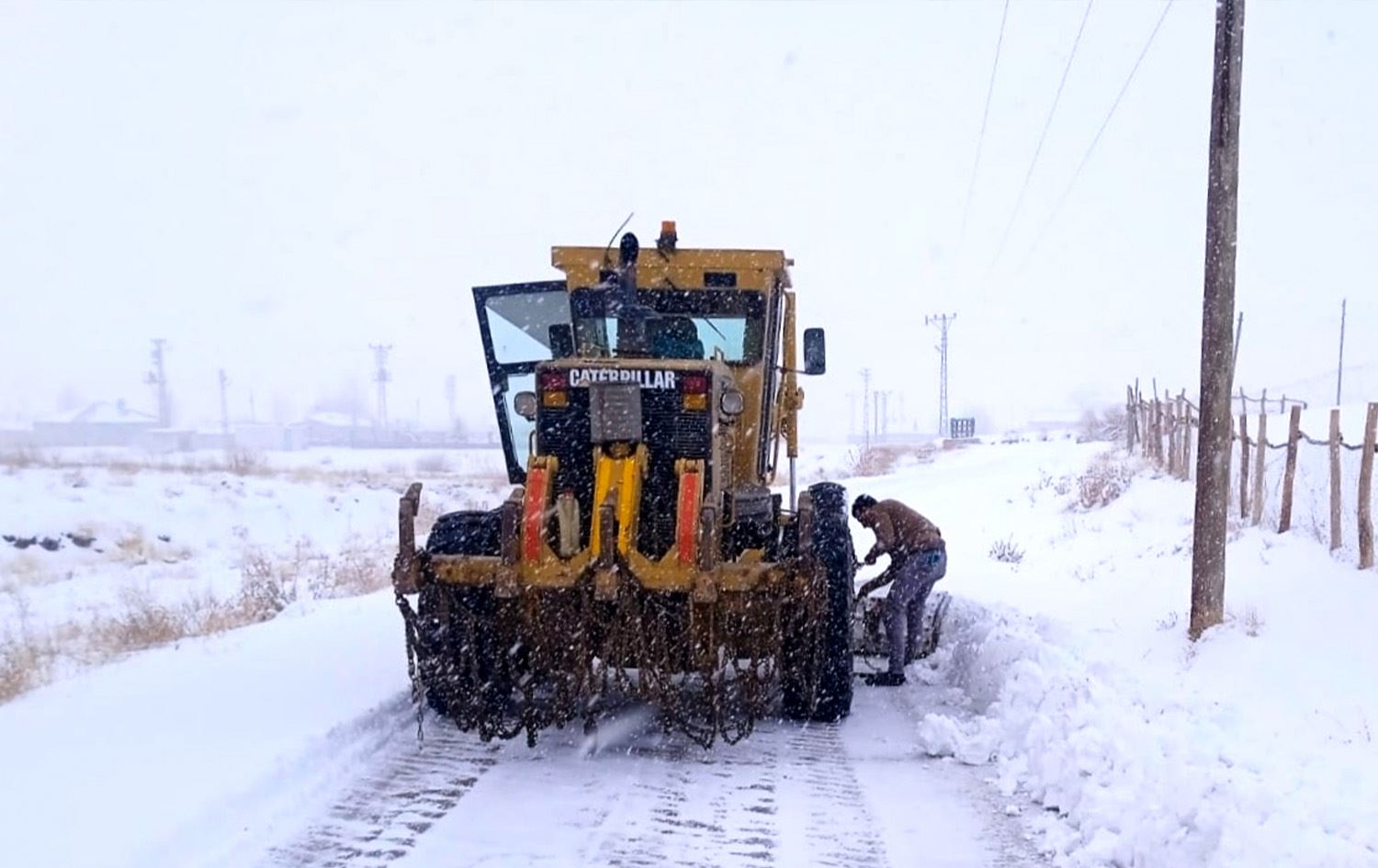 خوێندن لە سێ شارۆچکەی پارێزگای وان وەستێندرا