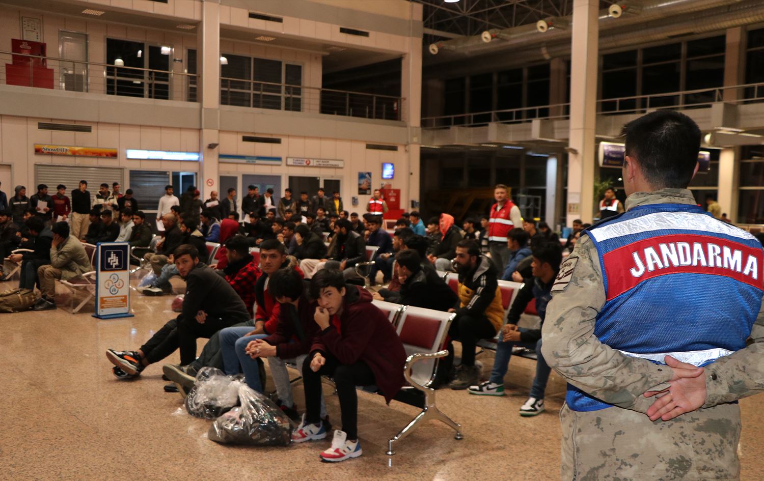 Li Erzeromê 272 koçber hatin dersînorkirin