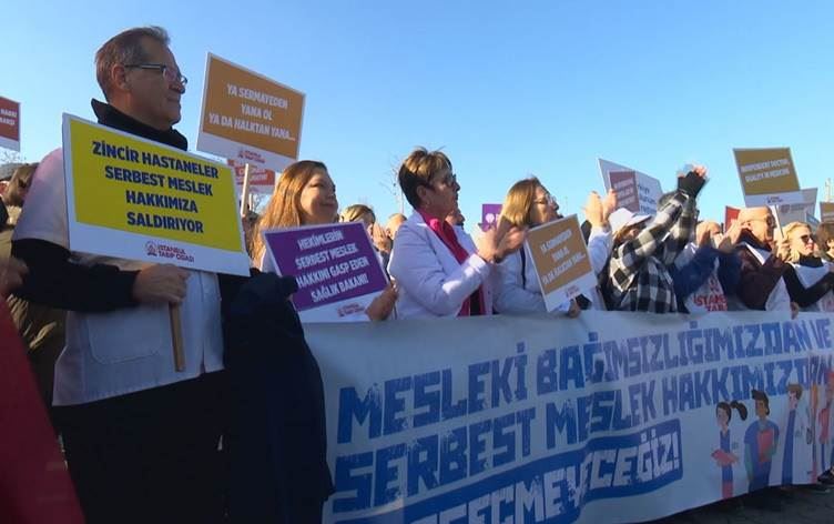 Doktorlar Sağlık Bakanlığı yönetmeliğinin iptalini istiyor