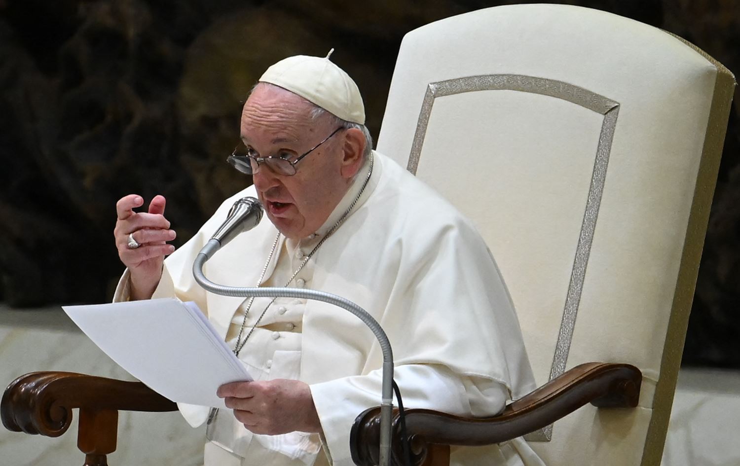 Papayê Vatîkanê hikûmeta Îranê bi tundî rexne kir