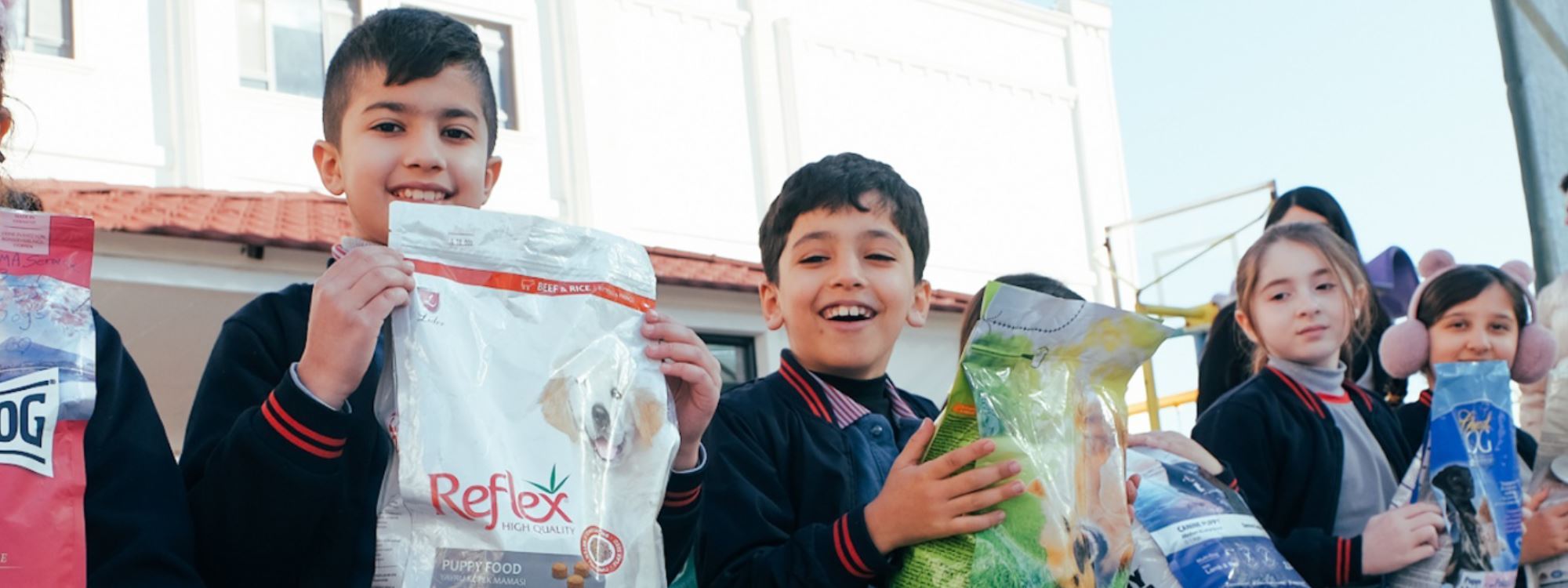 Öğrenciler can dostları için mama kampanyası yürüttü