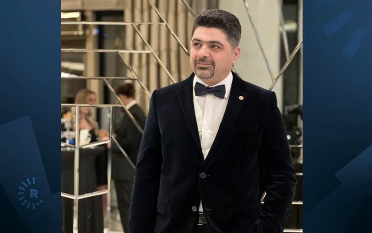 Pêşkeşkarê Rûdawê Dilêr Têlî li Tirkiyê  xelata 'serkeftîtirîn rojnamevan' wergirt