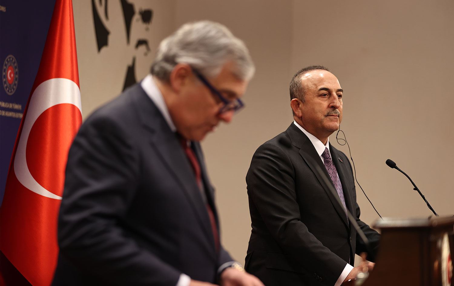 Çavuşoğlu: İsveç mücadele etmesi gereken eylemi kınayarak kaçamaz