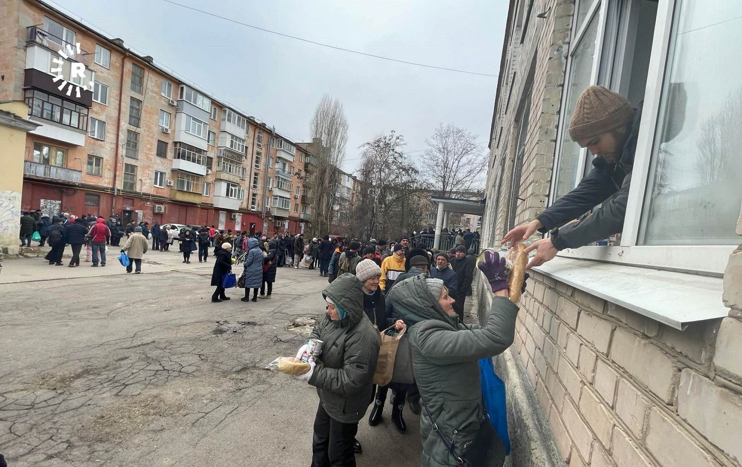 Li Ukrayna navendên xêrxwaziyê xwarinê didin kesên hejar