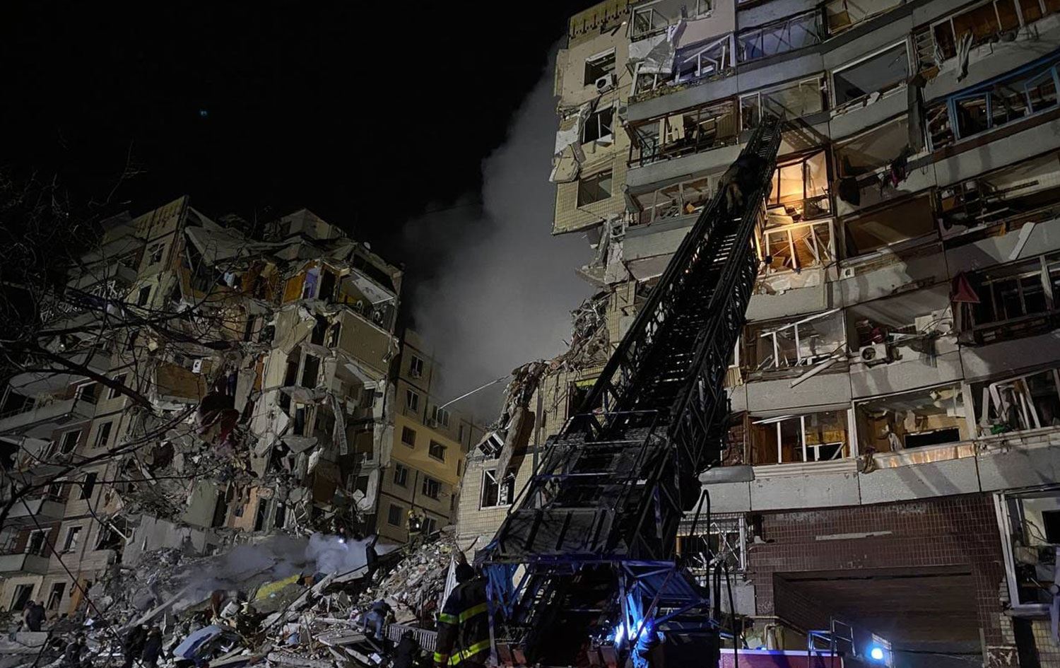 Ukrayna: Rusya’nın füze saldırısında 1'i çocuk 12 sivil öldü