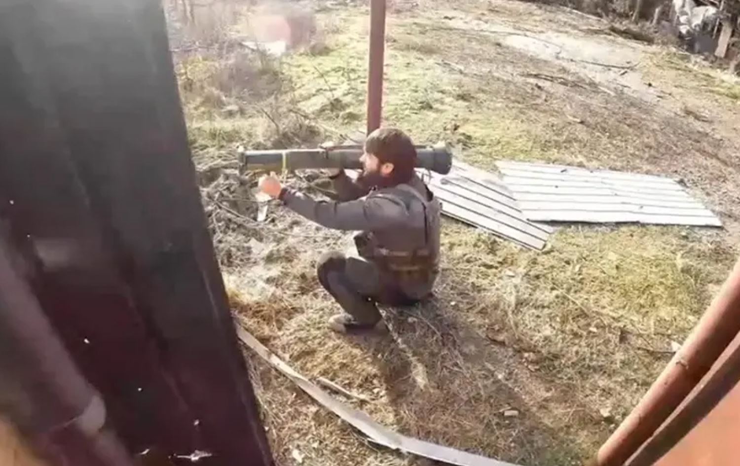 Komên çekdar ji Idlibê berê xwe didin Ukraynayê