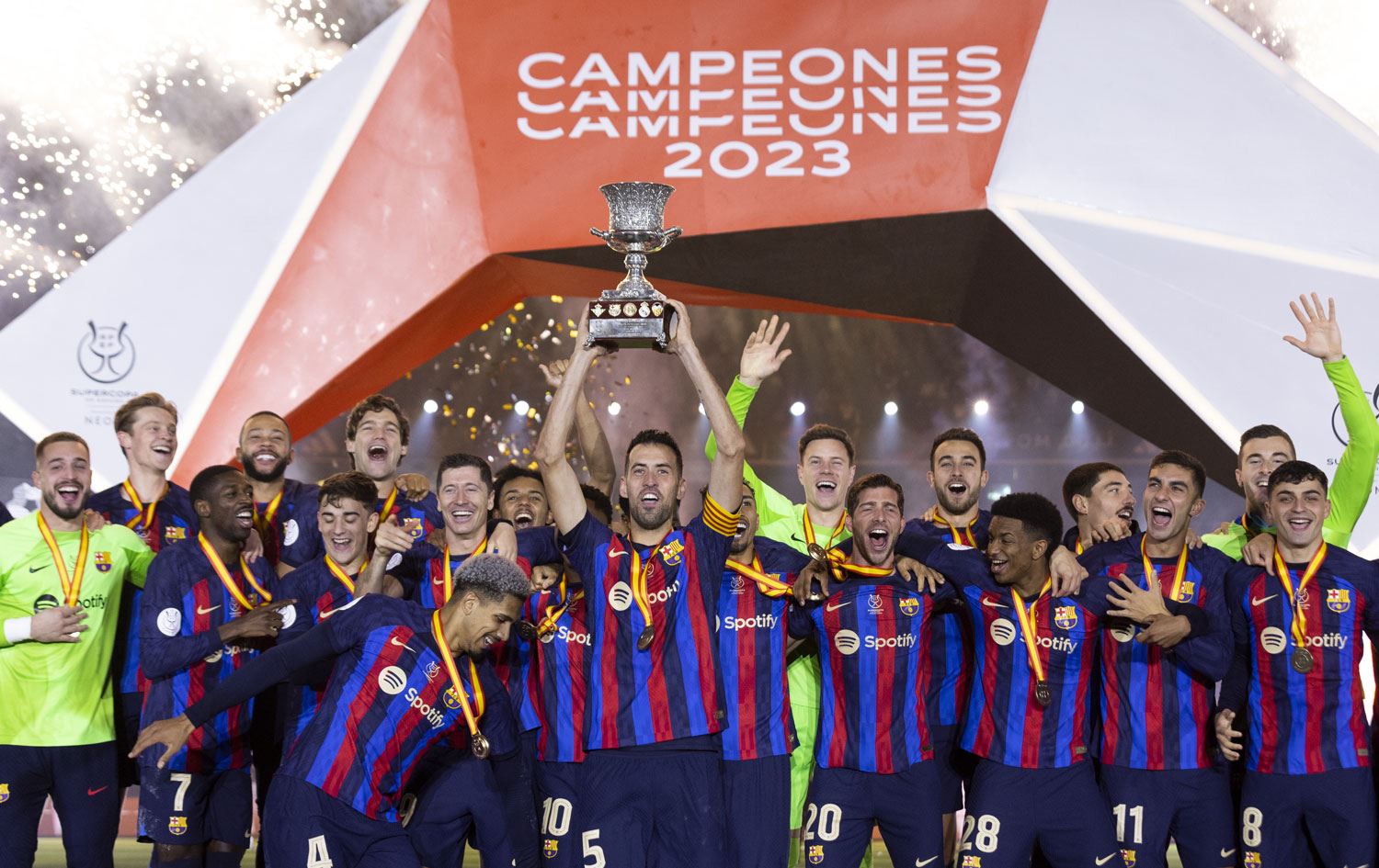 Real Madrid'i bozguna uğrattı: Kupa, Barcelona'ya gitti!