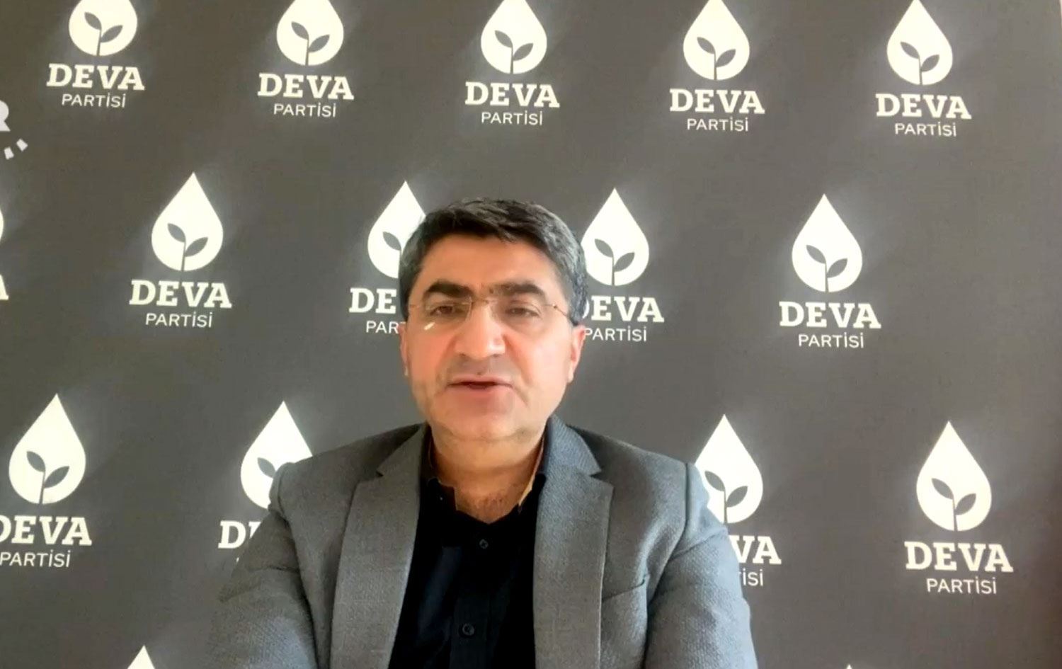 Cîgirê Serokê DEVAyê: Em li ber kamerayan bi HDPê re hevdîtin dikin