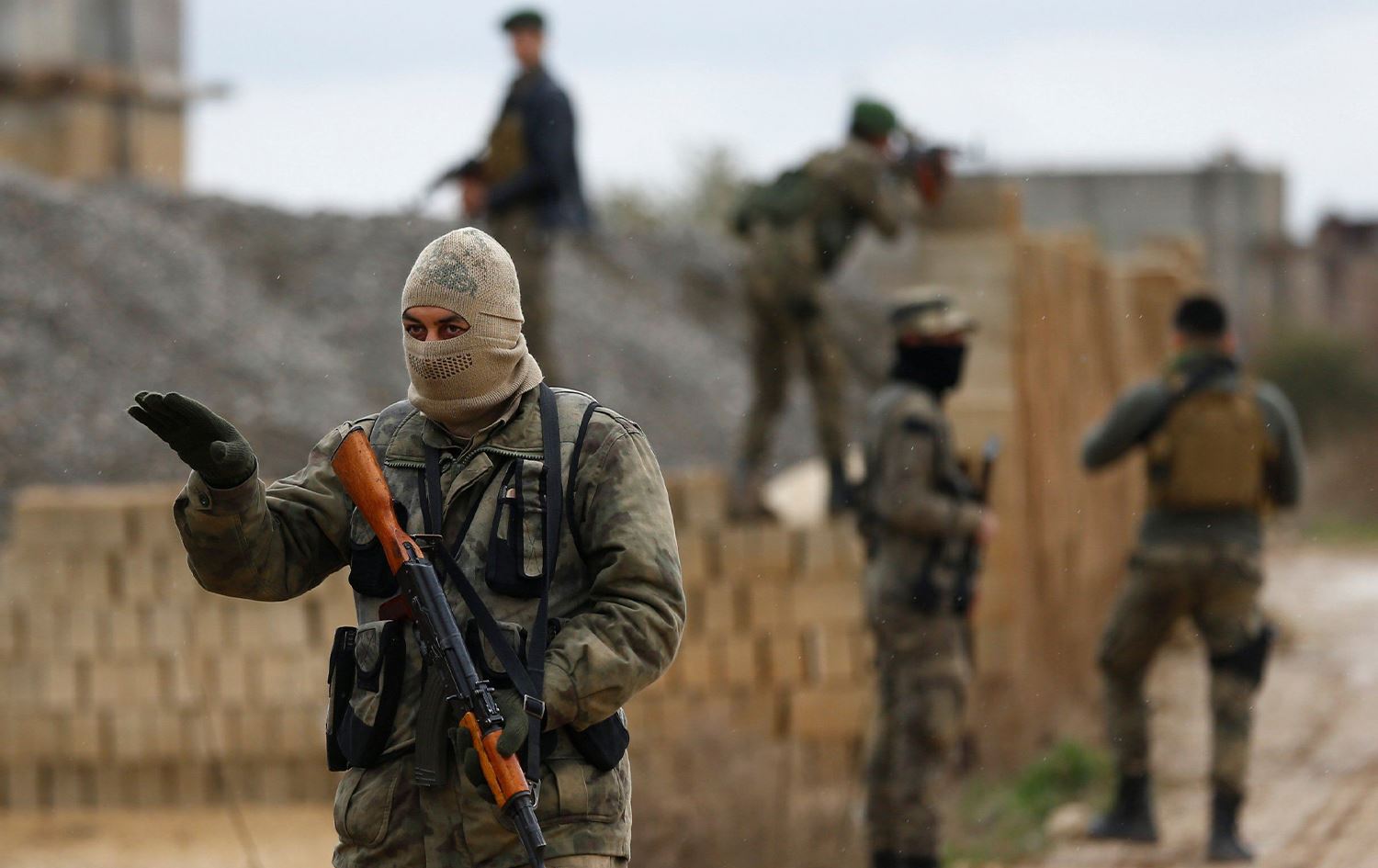 Rewangeha Sûrî: Li Efrînê polîsên serbazî keçeke Kurd girtin