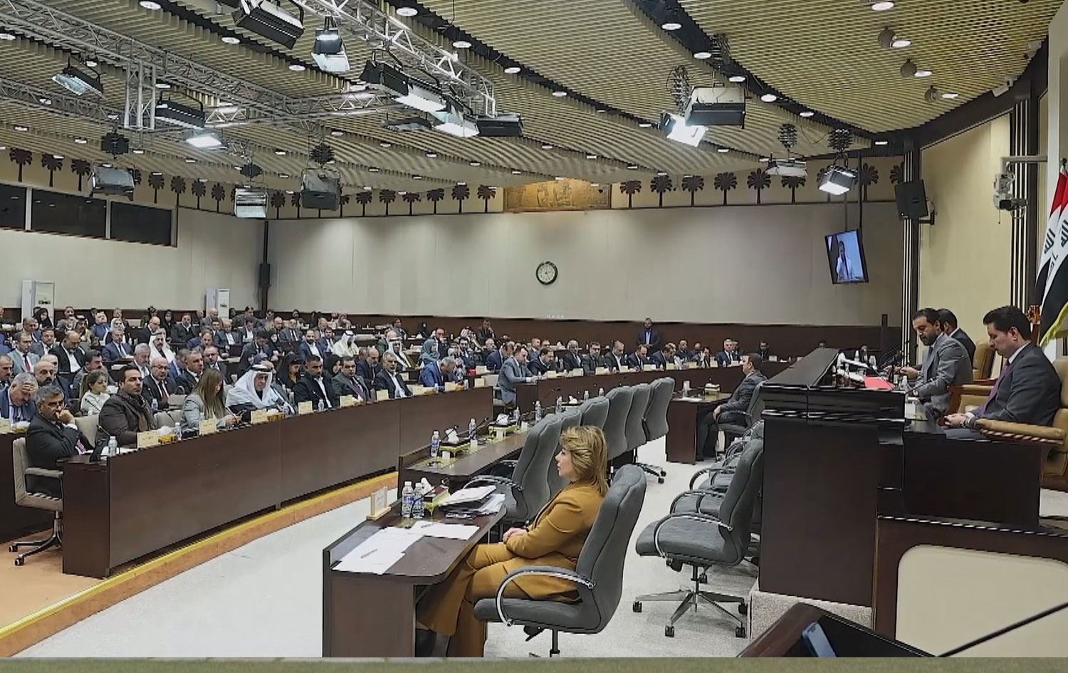 پەرلەمانتارێکی عێراق: پارێزگاری بانکی ناوەندی پێی گوتین سەرقاڵە و ناتوانێت بێتە پەرلەمان