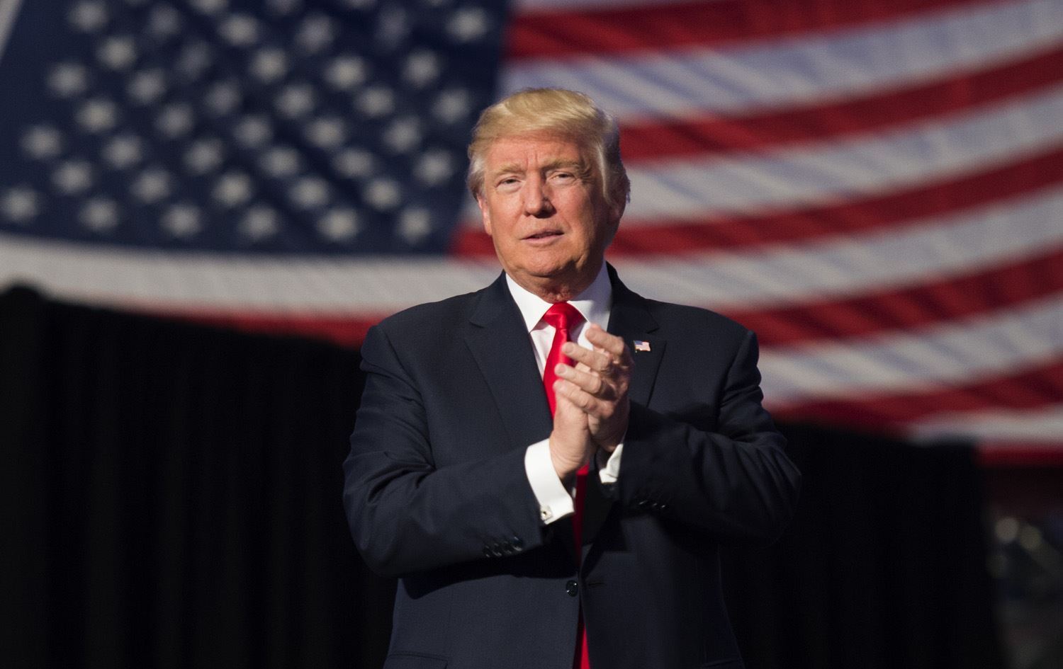 Trump, Facebook hesabını geri istiyor