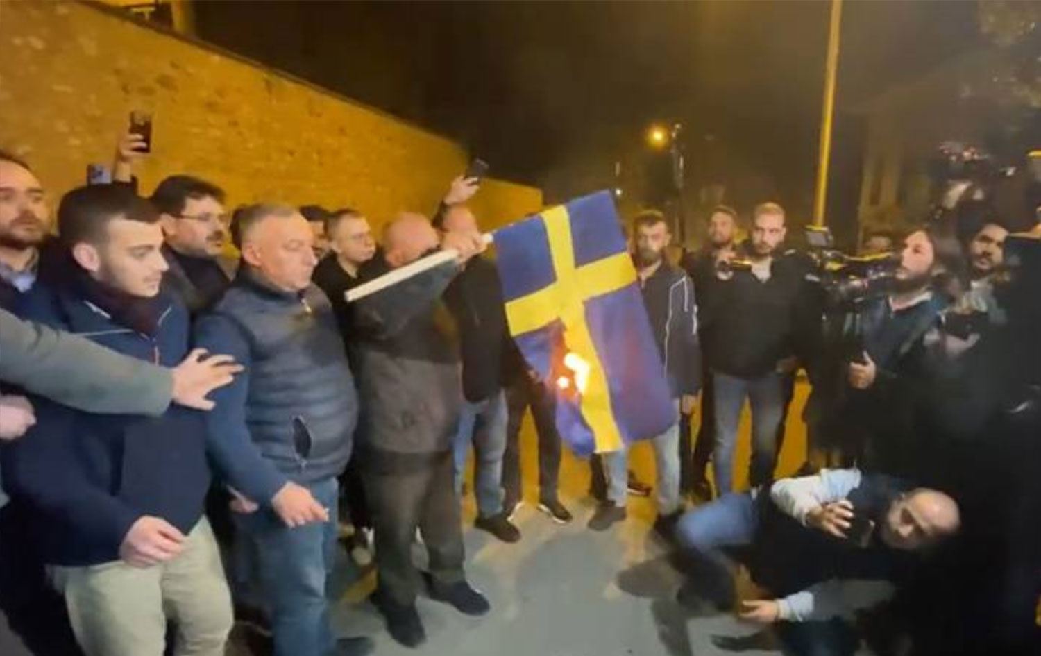 Li Stenbolê ala Swêdê şewitandin