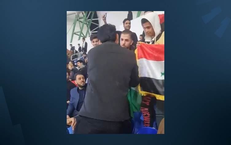 İçişleri Bakanı Kürdistan bayrağı açması engellenen gençlerden özür dileyecek