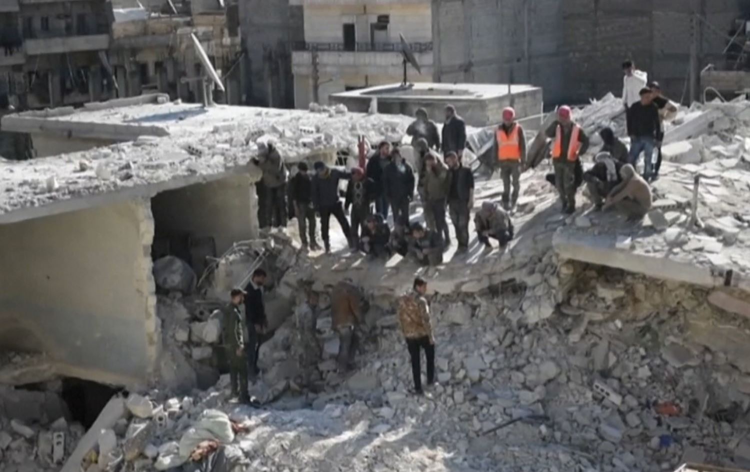 بەهۆی رووخانی باڵەخانەیەکەوە لە حەلەب 16 کەس گیانیان لەدەستدا کە زۆربەیان کوردن