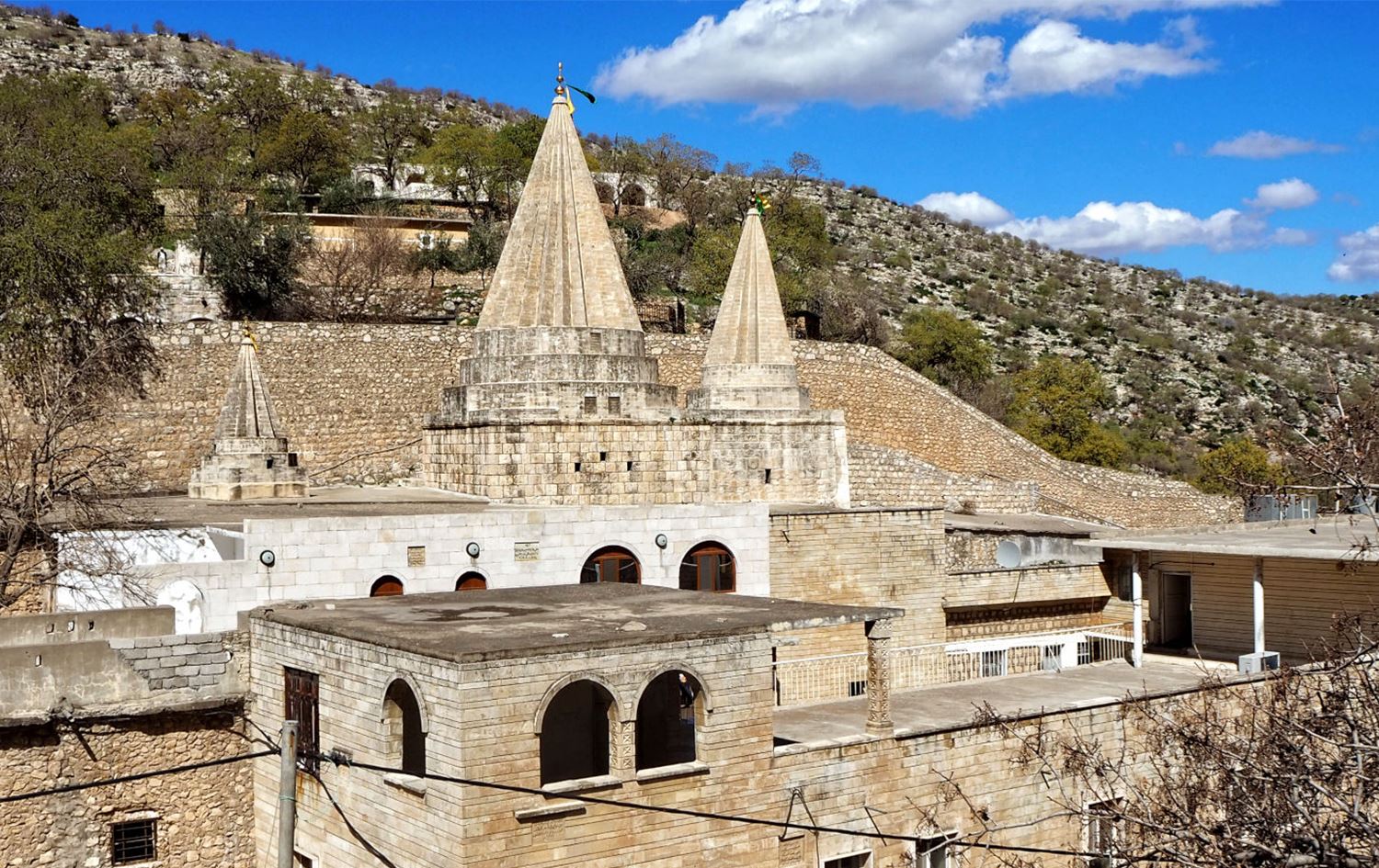 Serokwezîrê Iraqê serdana Şingal û Lalişê dike