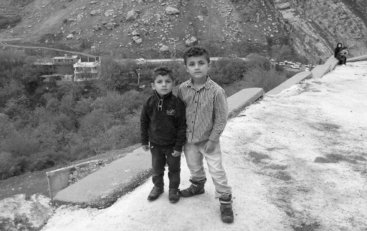 İki kardeş su kuyusuna düşerek boğuldu