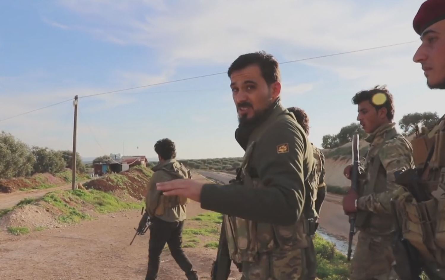 Çekdarên ser bi Tirkiyê li Efrînê zeviyên Kurdan bi kirê didin Erebên hawirde