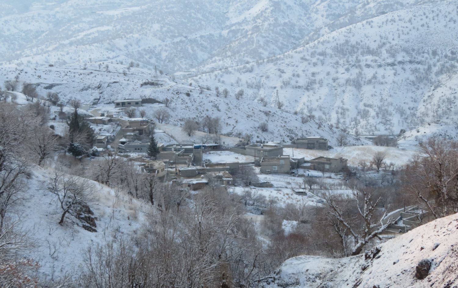 کەشناسی: شەممە لە زۆربەی ناوچەکان بەفر و باران دەبارێت