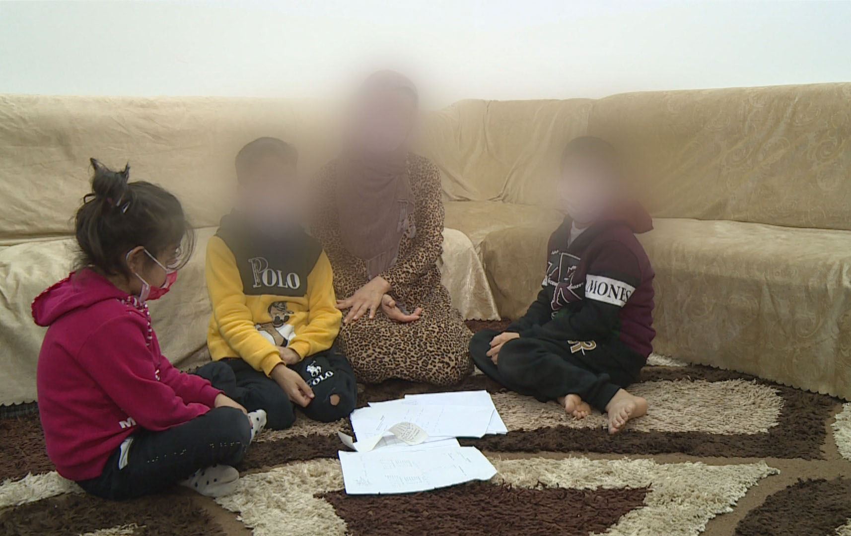 دایکی سێ منداڵی نەخۆش لە سلێمانی: هەژاری وا تەنگی پێهەڵچنیوم، بیر لەوە دەکەمەوە جێیان بهێڵم