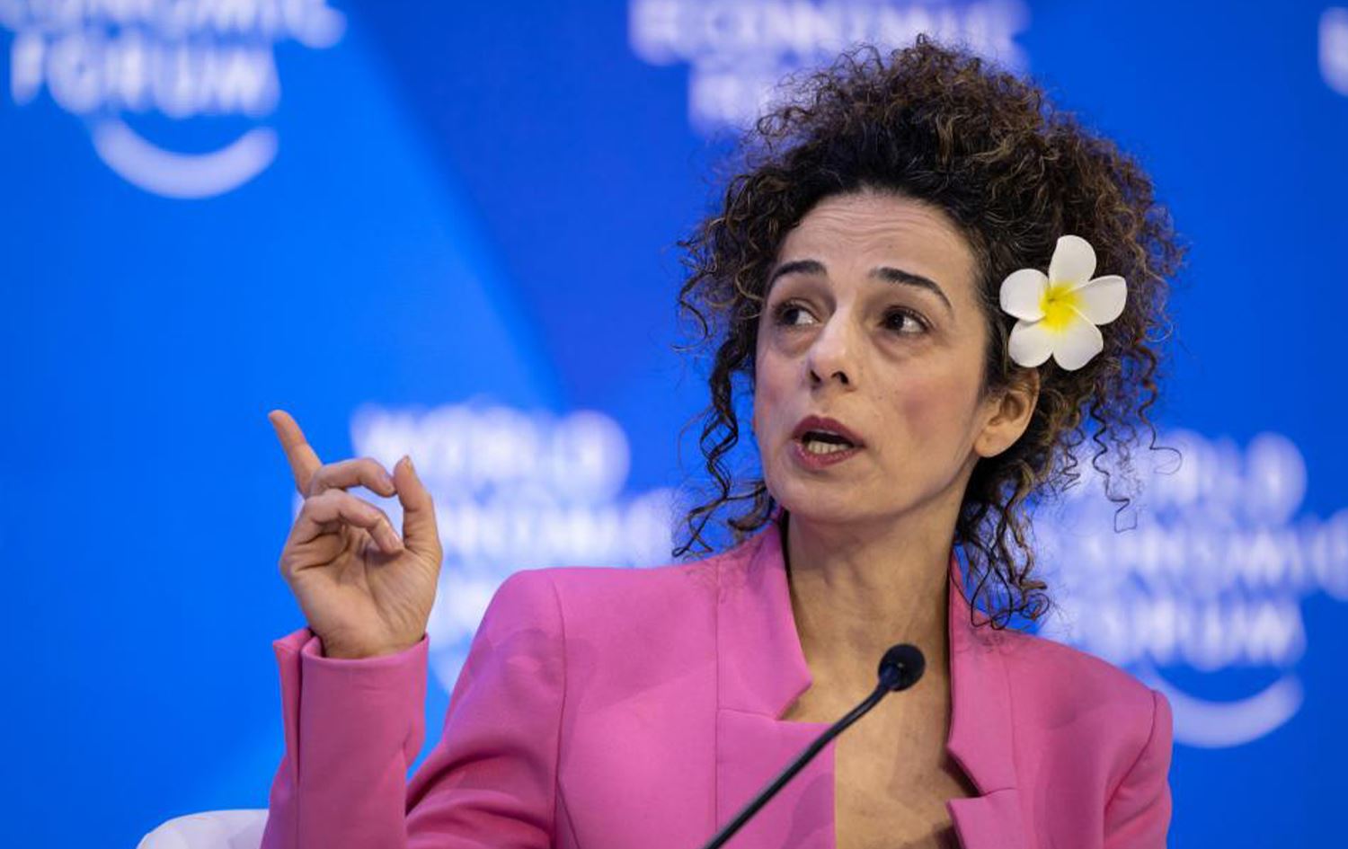 لە ئەمریکا سێ کەس بە تۆمەتی هەوڵدان بۆ کوشتنی رۆژنامەڤانێکی ئێرانی دەستگیردەکرێن