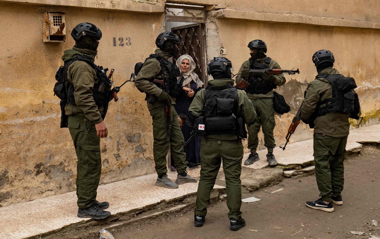 HSDê li Reqayê 6 çekdarên DAIŞê girtin