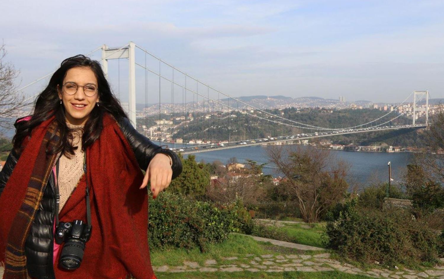 Rojnamevana Kurd Rojîn Altay li Stenbolê hat desteserkirin