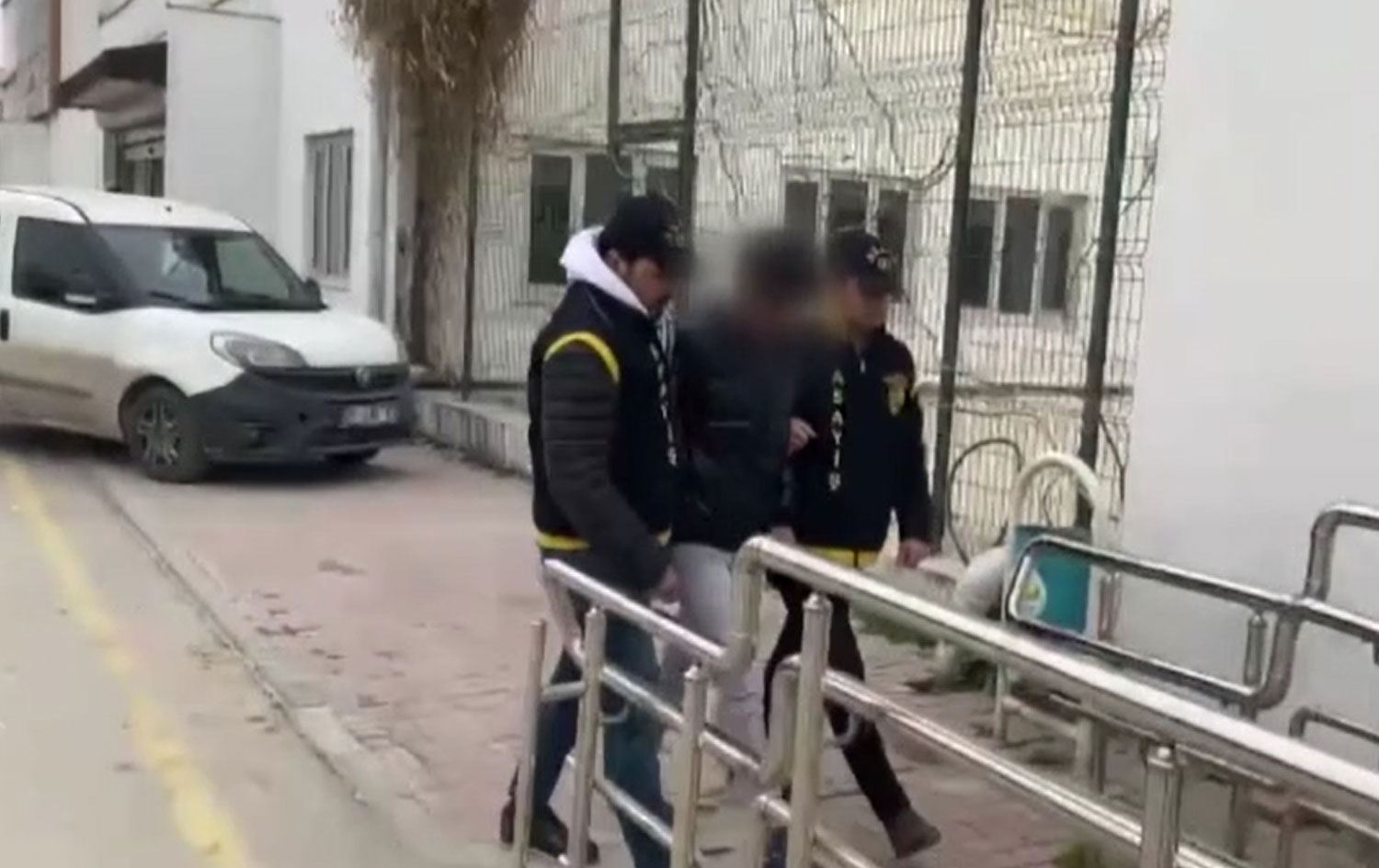 Adana'da evine giren hırsızı öldüren Iraklı çocuk tutuklandı