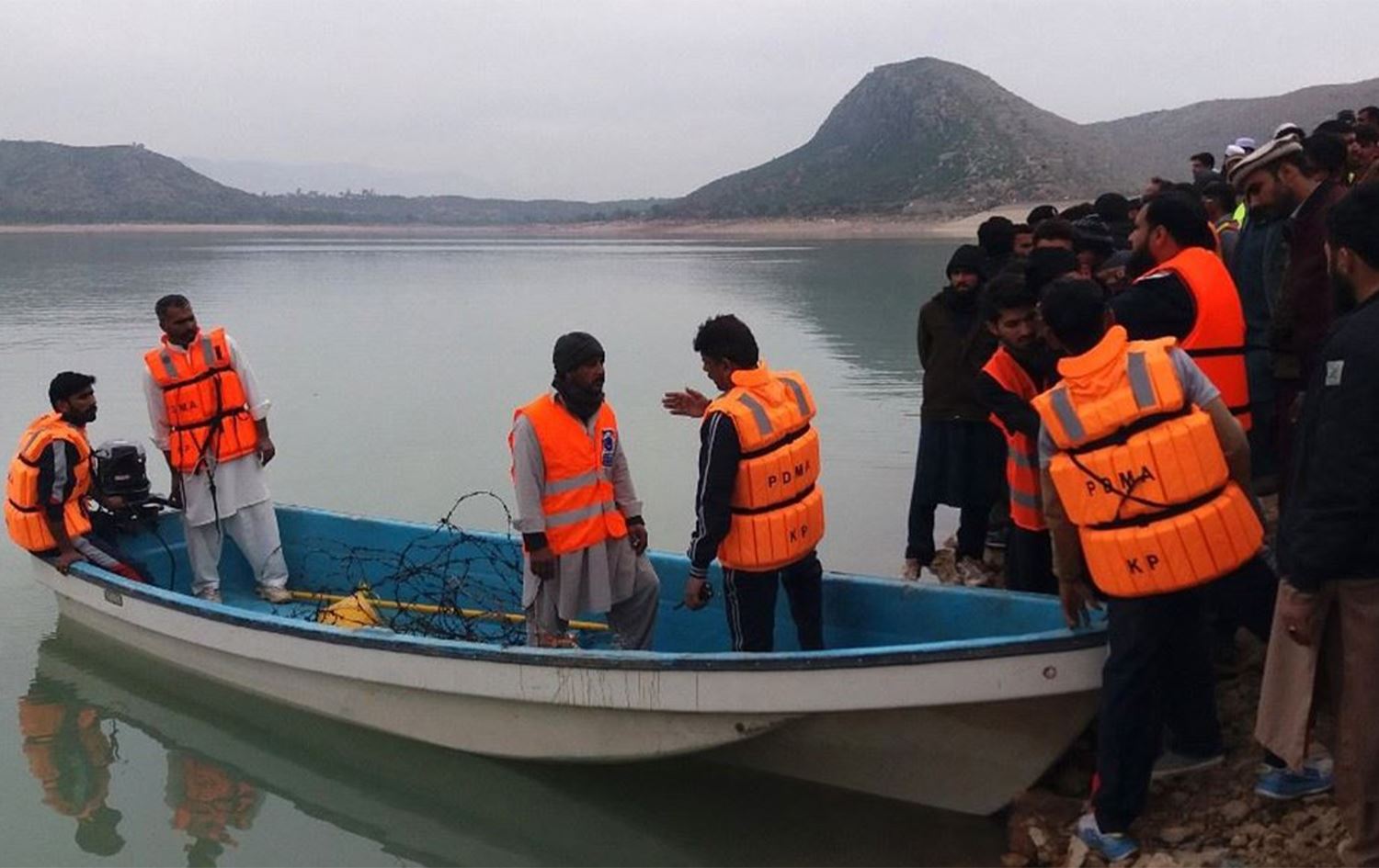 51 قتيلاً بغرق قارب في باكستان