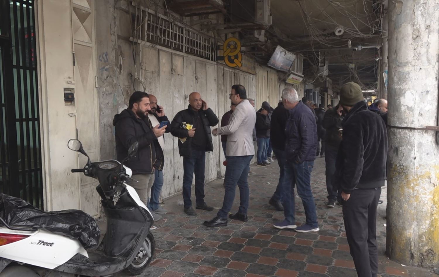 خاوەن نووسینگەکانی دراو لە بەغدا بە نهێنی و لەڕێگەی تەلەفۆنەوە دۆلار ئاڵوگۆڕ دەکەن