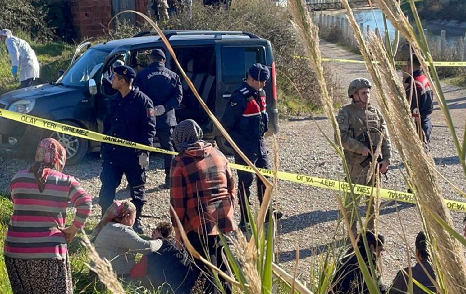 Antalya: Cenazeyê sê kesan di otomobîlekê de hat dîtin