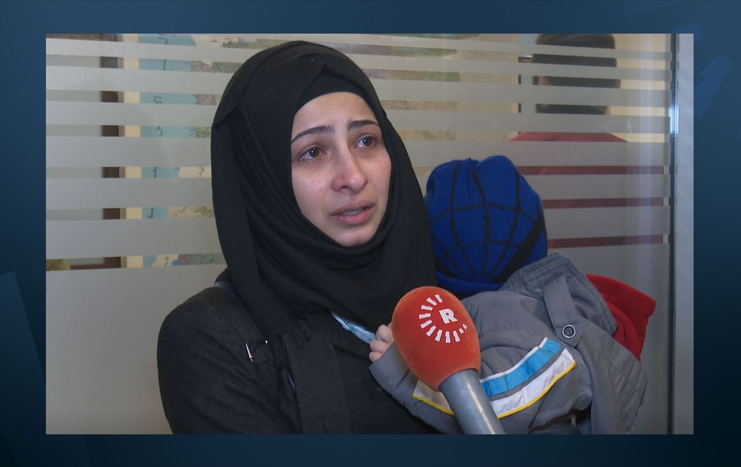 Eşi sınır dışı edildi: 2’si engelli 3 çocuğuyla tek başına kaldı