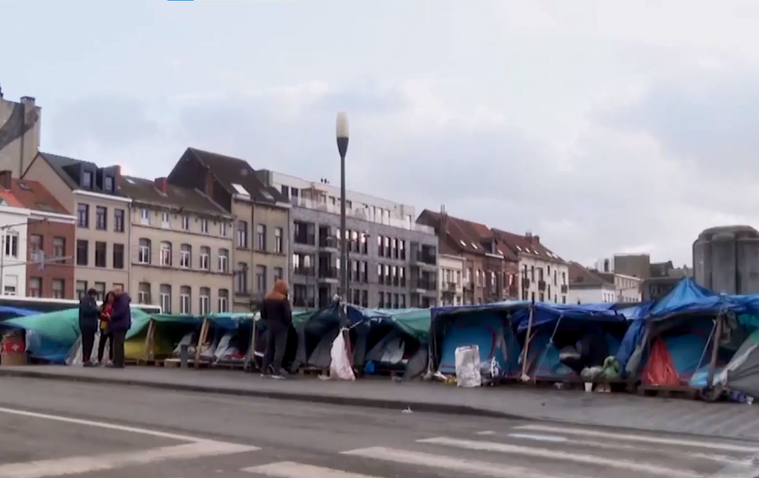 Penaxwaz li kolanên Brukselê li hêviya diyarkirina çarenûsa xwe ne