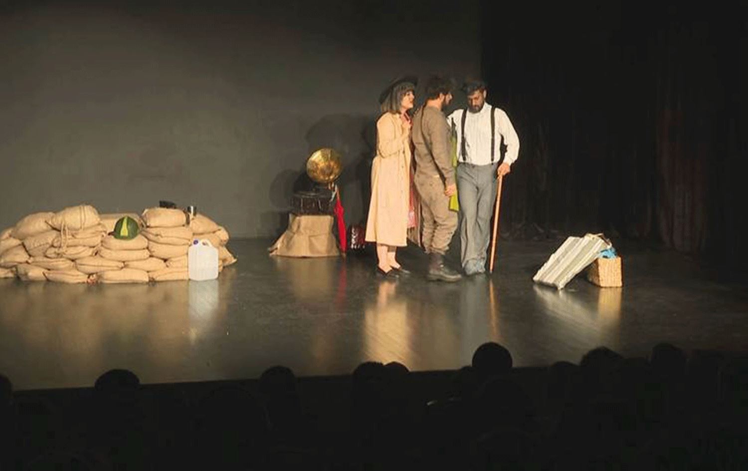 HDP’ye yardım için tiyatro oyunu sahnelendi