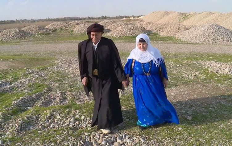 Pîra ku di 92 saliya xwe de zewicî: Ez wek çavên xwe jê hez dikim