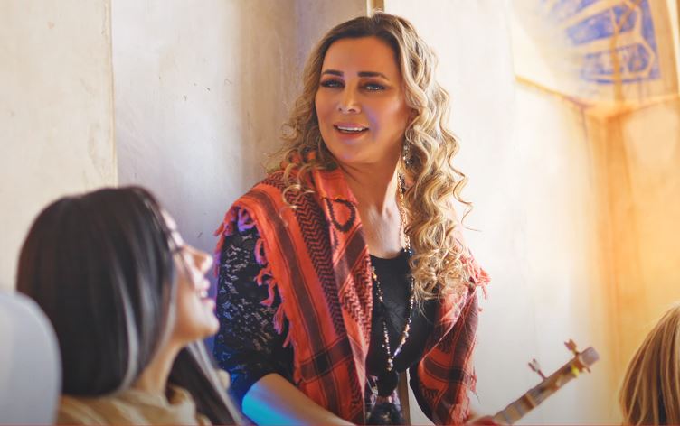 ئالین: گۆرانییەکم بۆ پێشمەرگە ئامادەیە و لە بەهاریشدا سوپرایزم دەبێت