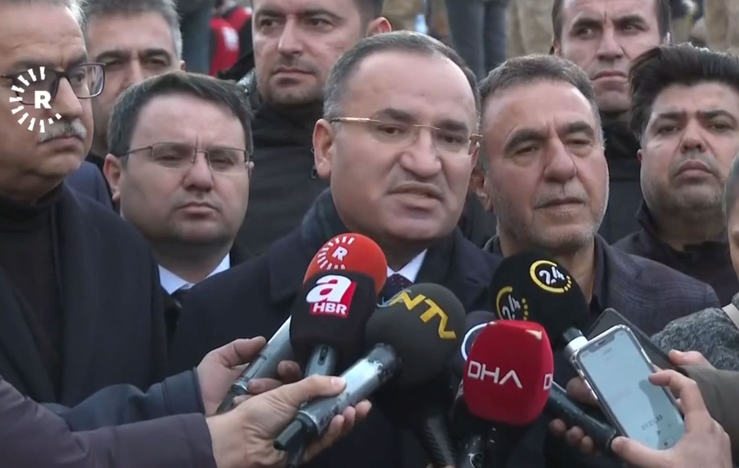 Bakan Bozdağ Diyarbakır'daki son durumu açıkladı: Bağlar ve Yenişehir’de hasar var