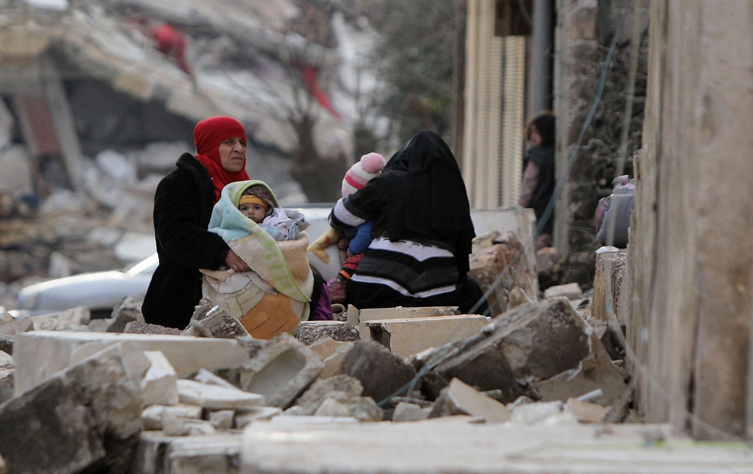 Ji Helebê 1000 malbat ji ber erdhejê koçberî navçeya Şehbayê bûn