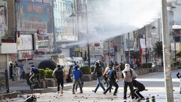 Ey Kürt gençleri tepkileriniz,Demokratik zeminde olsun..!