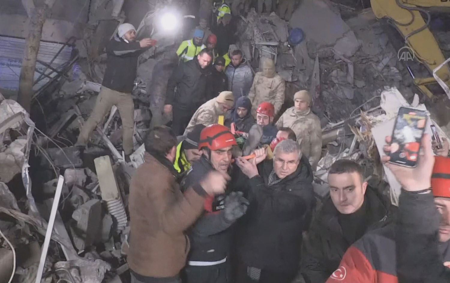 چیرۆکی رزگارکردنی خێزانێکی سێ کەسی لە مەرەشی باکووری کوردستان: کەس لە خوا بێ هیوا نابێت