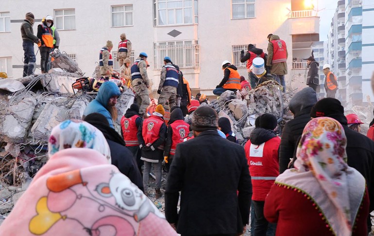 لە ئامەد دوای 101 کاژێر دایک و کوڕێک رزگار دەکرێن