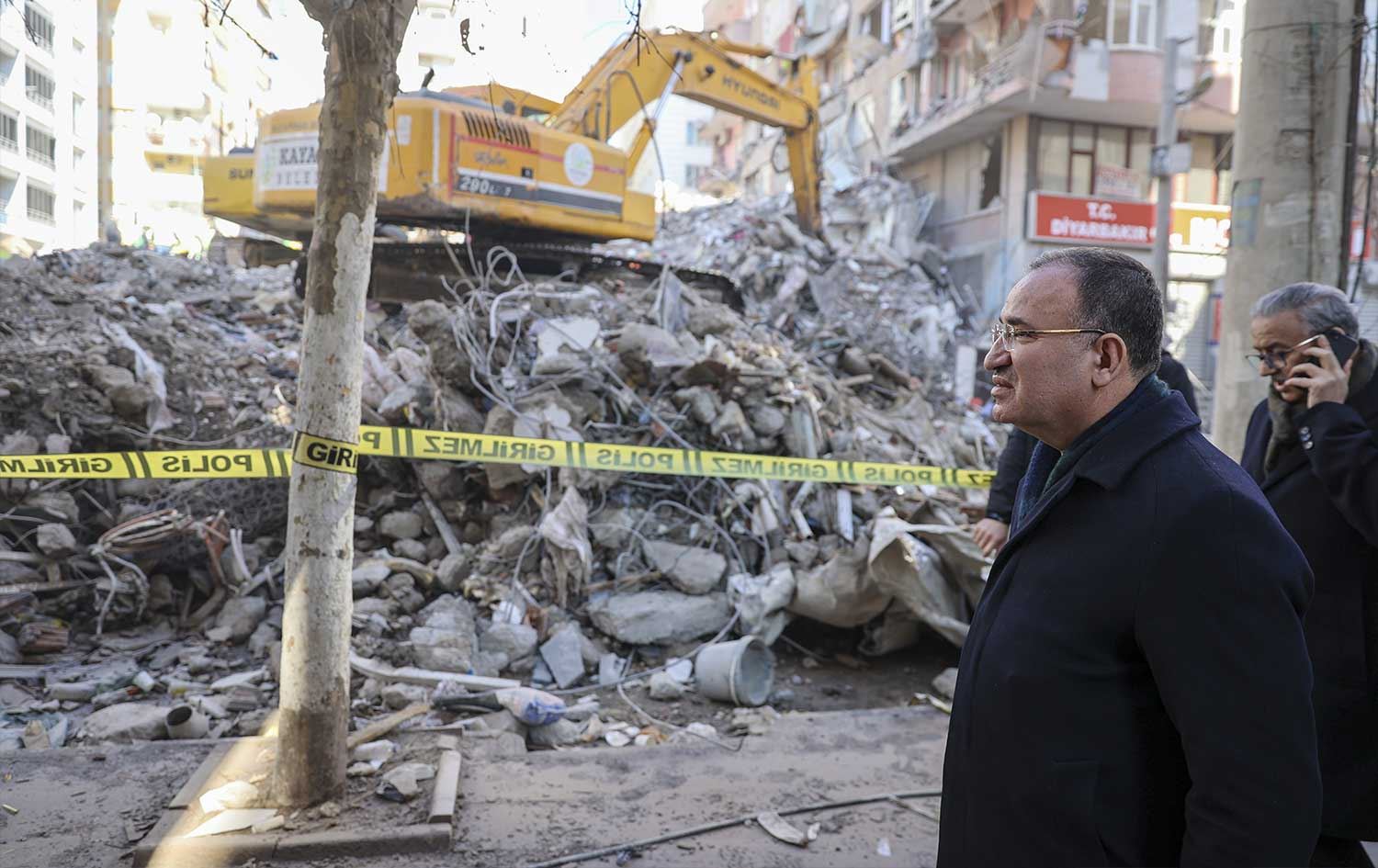 Bozdağ: Yıkılan binalardan sorumlu olanlar hakkında tedbirler alındı