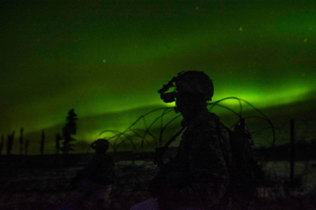 Beyaz Saray: Alaska üzerinde 40 bin fitte bilinmeyen bir nesneyi düşürdük