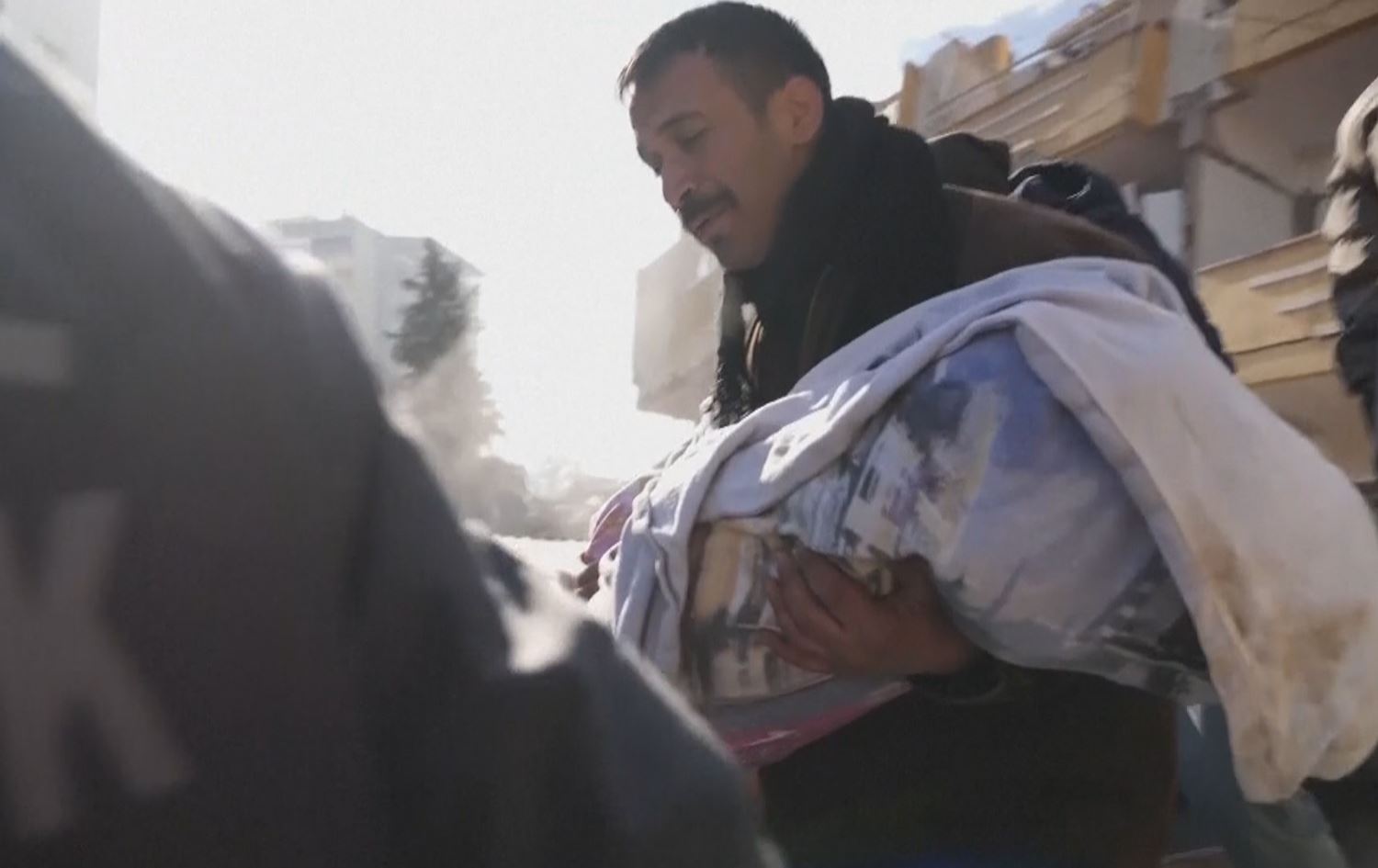 Li Mereşê xelk ji ber kêmasiya kar û xebatên rizgarkirinê aciz e