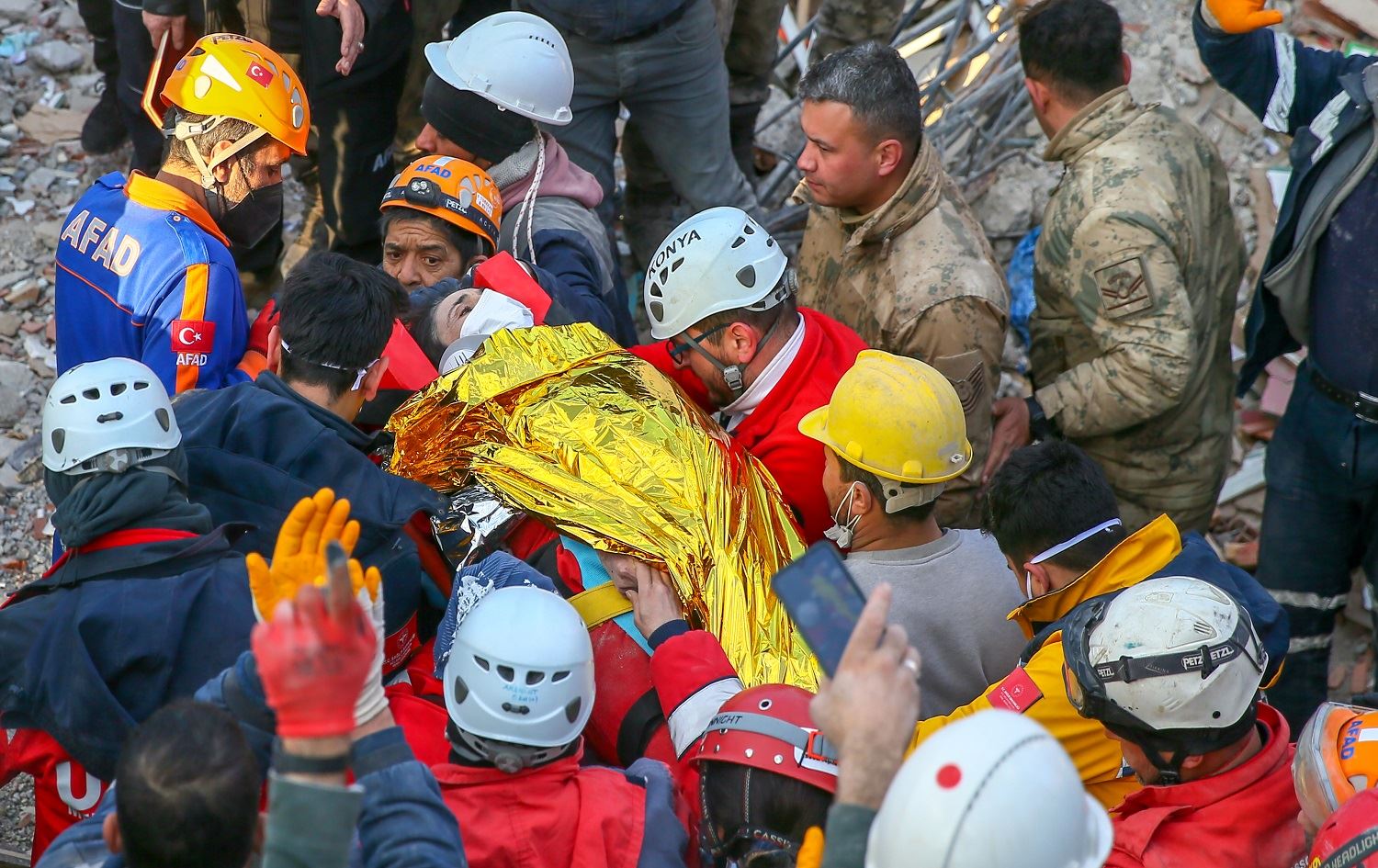 Li Îslahiye piştî 133 demjimêran rizgarkirina jineke 63 salî