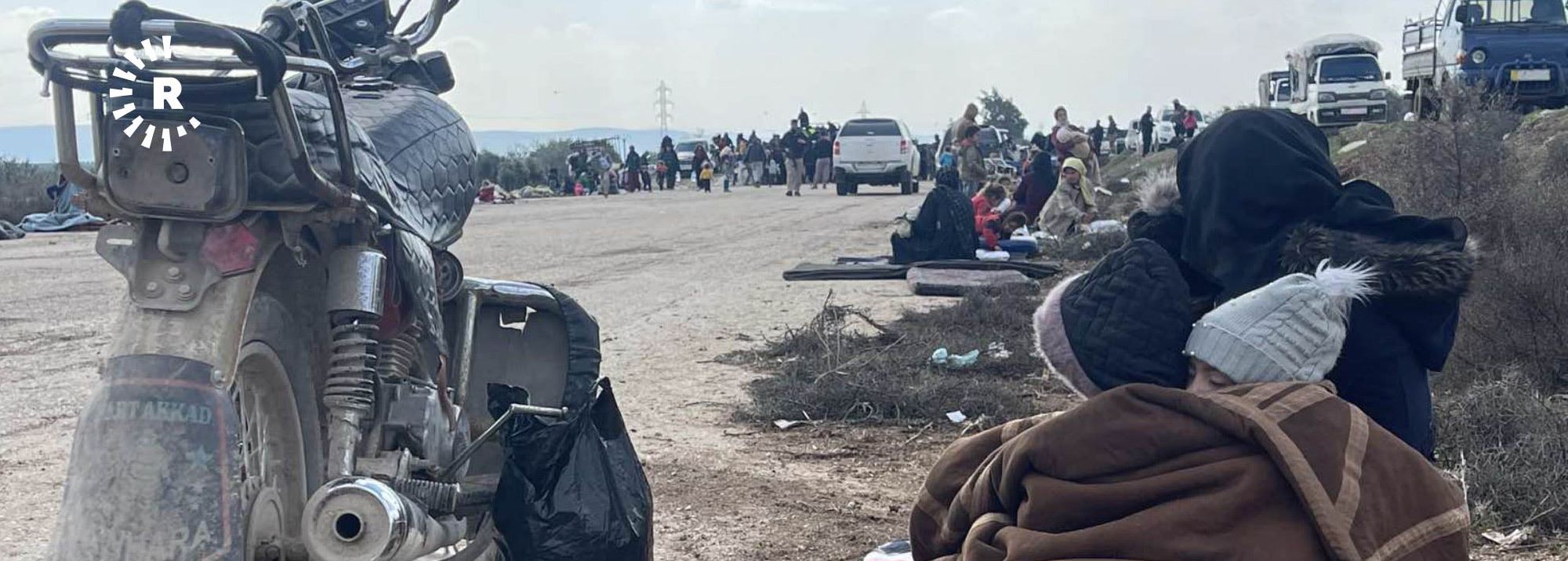 صور.. 120 فقط من أصل 1000 عائلة منكوبة في جنديرس حصلت على خيم