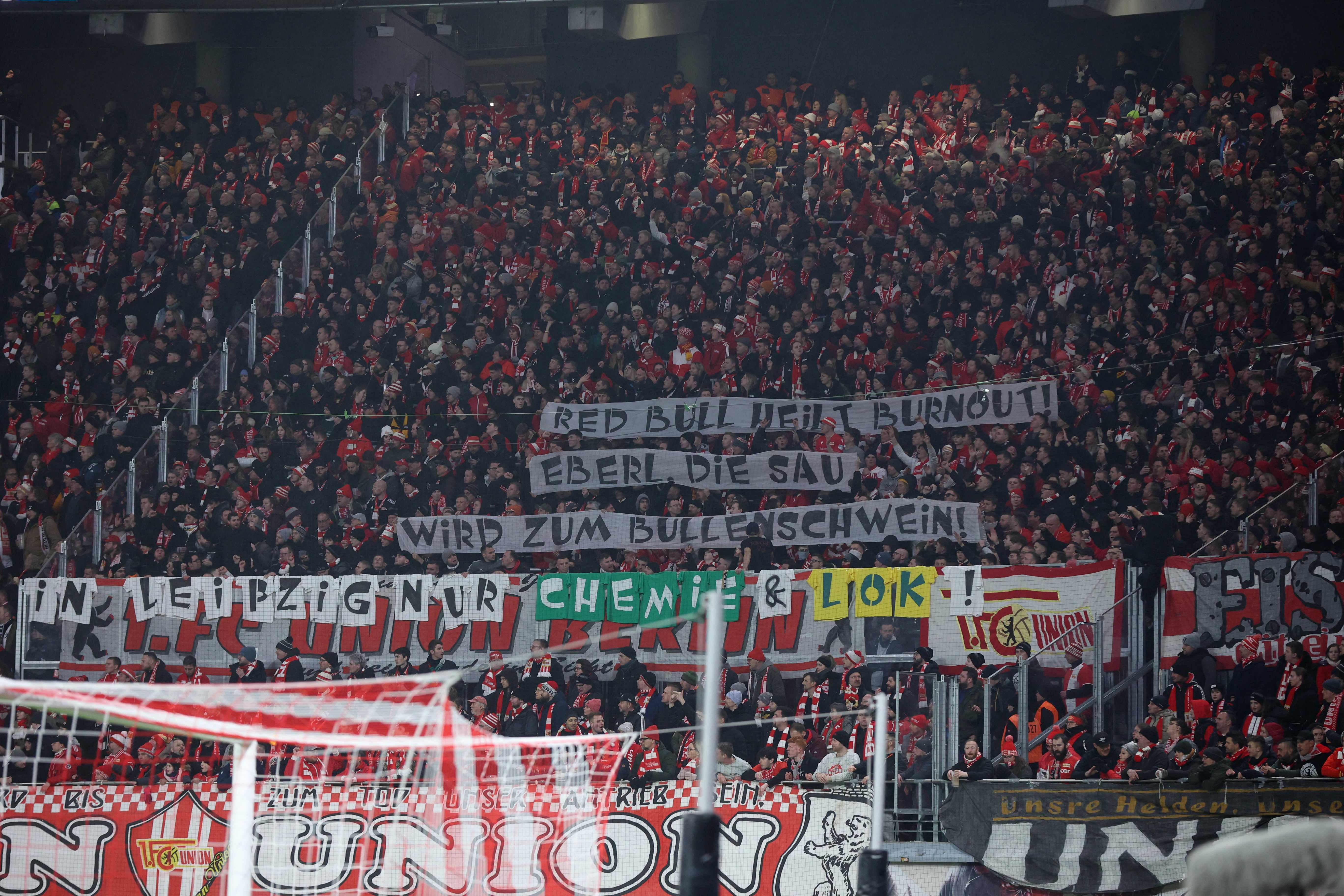 ڤیدیۆ؛ بوندێسلیگا هاوسۆزی خۆی بۆ قوربانیانی بوومەلەرزەکەی تورکیا و سوریا دەربڕی