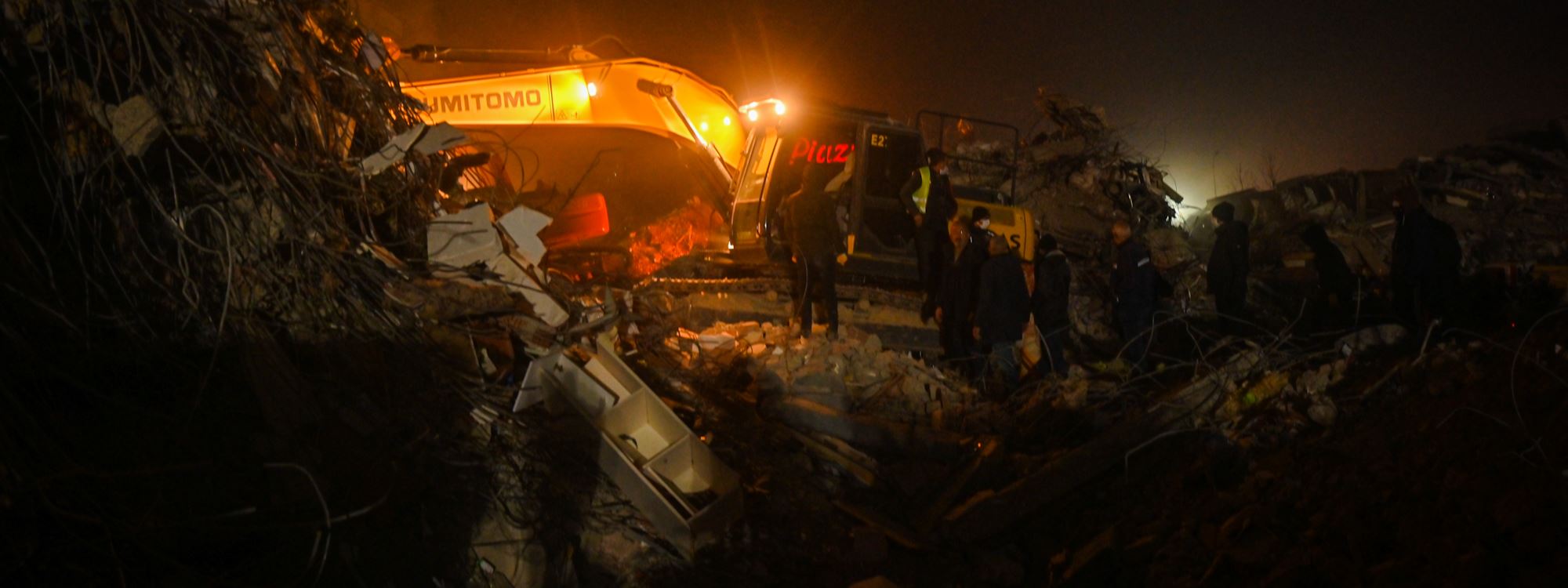 هەوڵەکانی رزگارکردن لە مەرەش و چاوەڕوانیی خەڵک بۆ هەواڵی ئازیزانیان