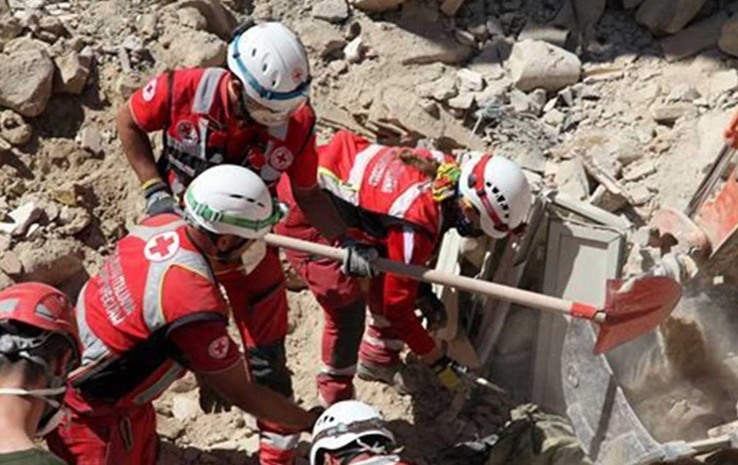 İsveç Kızılhaçı'nın başlattığı deprem kampanyasına halktan büyük destek