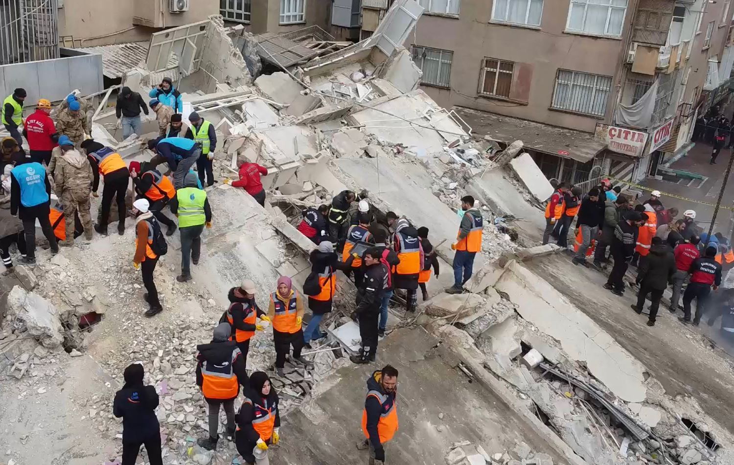 تەندروستیی جیهانی داوای 43 ملیۆن دۆلار بۆ هاوکاریکردنی زیانبەرکەوتووانی بوومەلەرزەکە دەکات