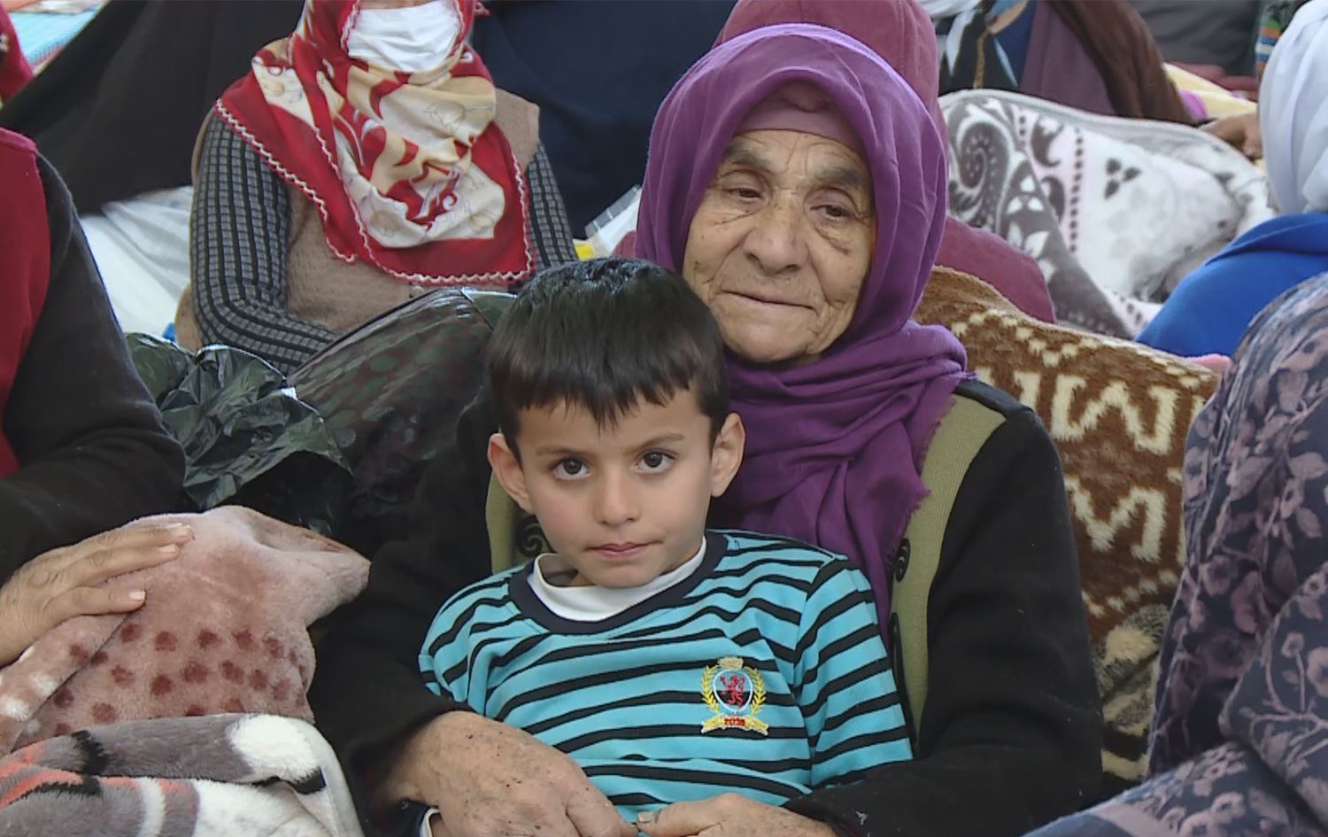 SEMSÛR: Çîroka dilşewat a Dayika Besê û neviyê wê yê 7 salî